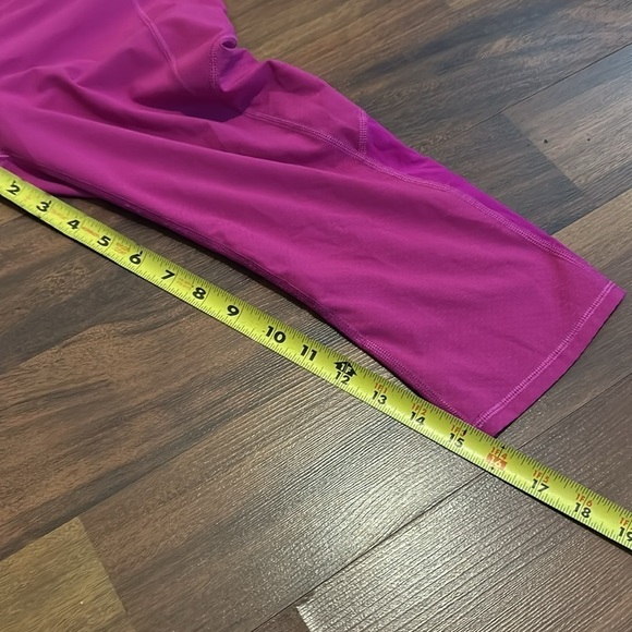 Athleta Dobby Action Crop Electric Fuchsia Pink Mesh Capri Cropped Legging Small - Picture 12 of 14
